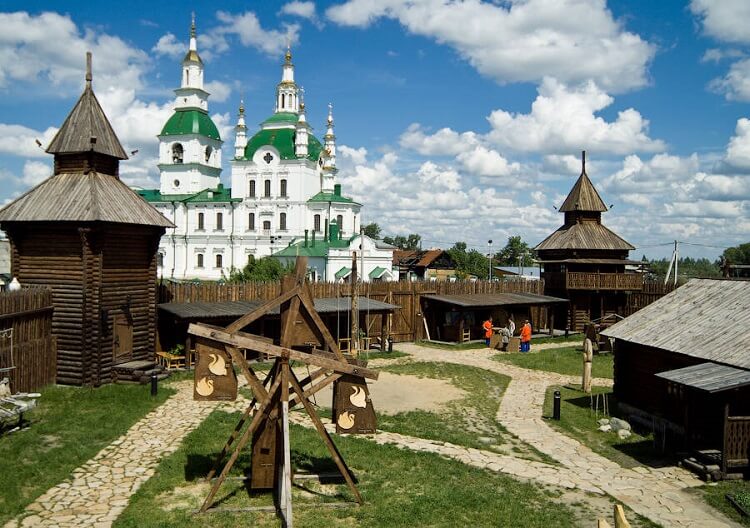 Экскурсия в Ялуторовск и Заводоуковск